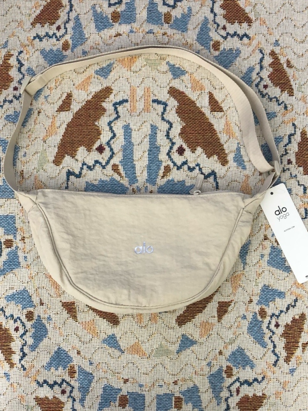 💝ALO Yoga Beige Crossbody Shoulder Bag